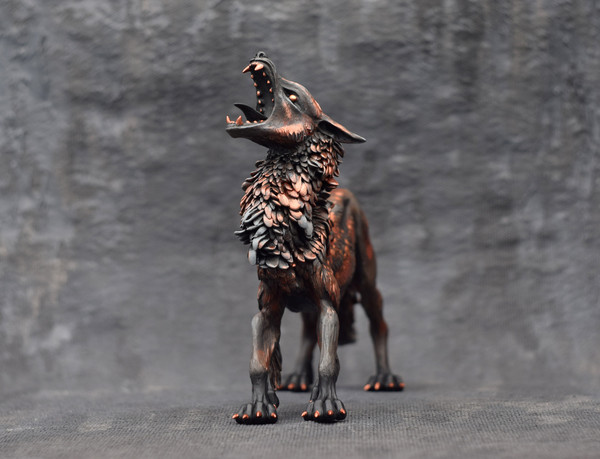 black-wolf-figurine-sculpture-toy-animal-8.JPG