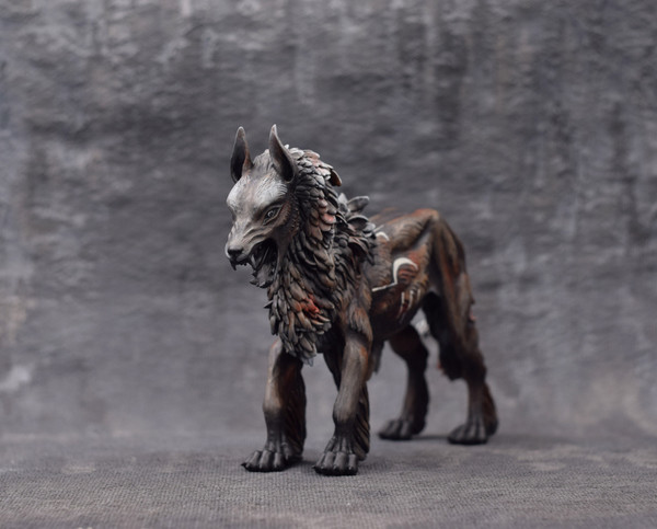 black-wolf-figurine-sculpture-toy-animal-6.JPG