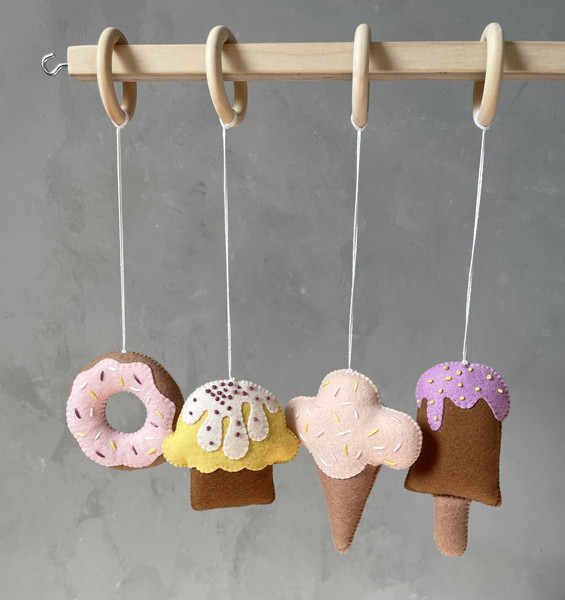 Felt-baby-gym-hanging-toys-sweets