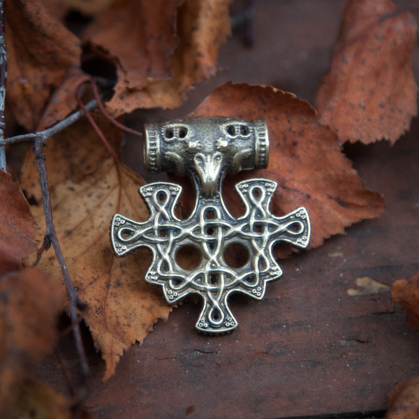 viking-cross-pendant