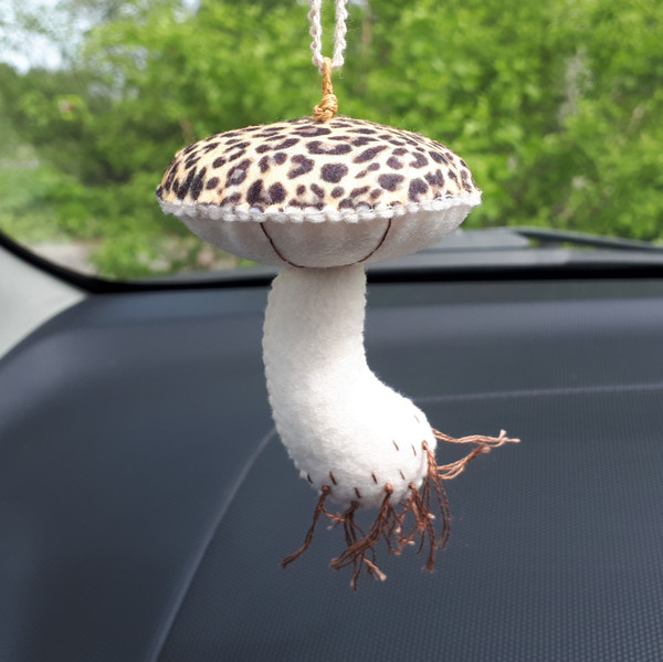 Mushroom-ornament-6[1].jpg