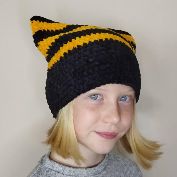 beanie-with-cat-ears
