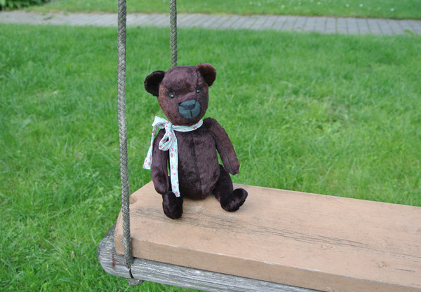 Vintage style handmade bear.JPG