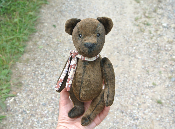 Antique-bear-stuffed-plush-handmade-toy