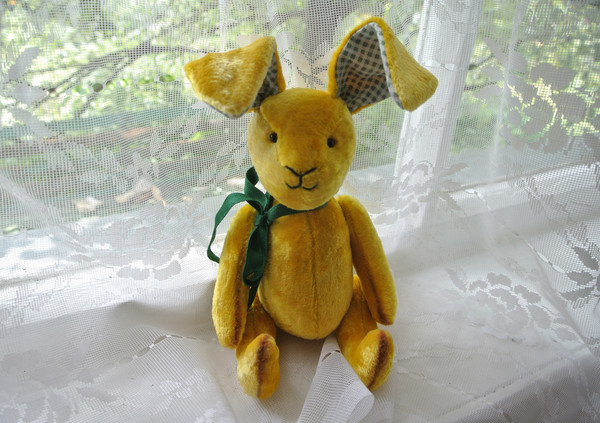 Artist-teddy-rabbit-ooak-toy