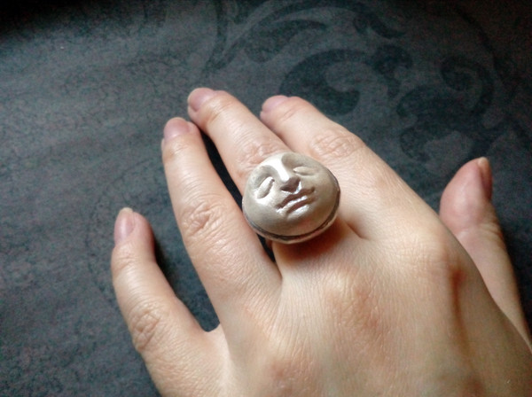 Pearl-moon-ring-face-ring-moon-Goddess-ring-Halloween-ring-witchy-moon-ring-Samhein-ring-white-ring (10).jpg