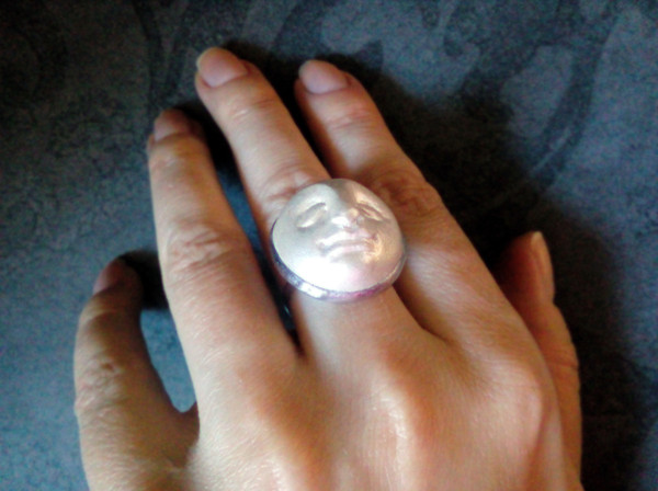 Pearl-moon-ring-face-ring-moon-Goddess-ring-Halloween-ring-witchy-moon-ring-Samhein-ring-white-ring (12).jpg