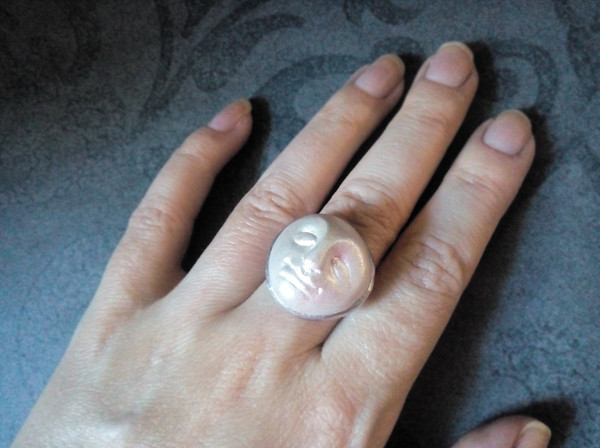 Pearl-moon-ring-face-ring-moon-Goddess-ring-Halloween-ring-witchy-moon-ring-Samhein-ring-white-ring (13).jpg