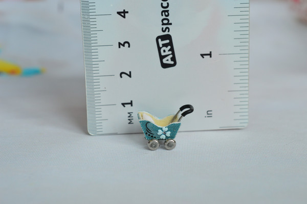 Miniature doll stroller. 148 scale. Dollhouse toy (4).JPG
