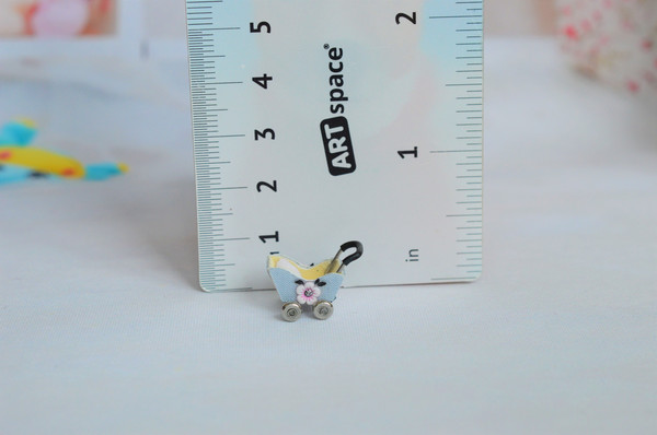 Miniature doll stroller. 148 scale. Dollhouse toy.  (5).JPG