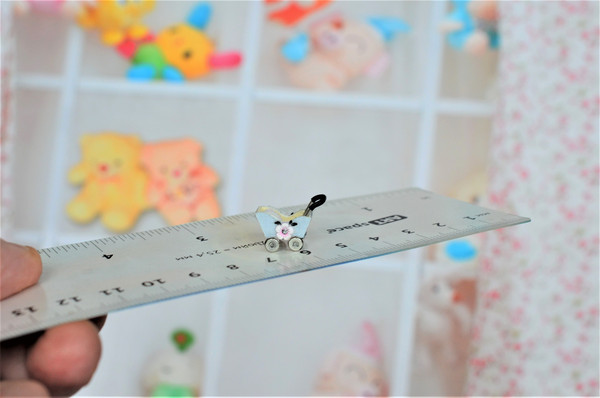 Miniature doll stroller. 148 scale. Dollhouse toy.  (9).JPG