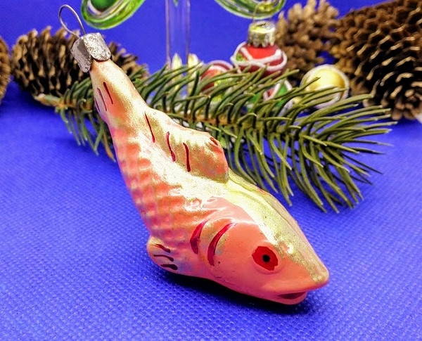 antique-glass-toy-fish.JPG