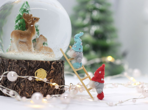 Christmas-gnomes-crochet-miniatures