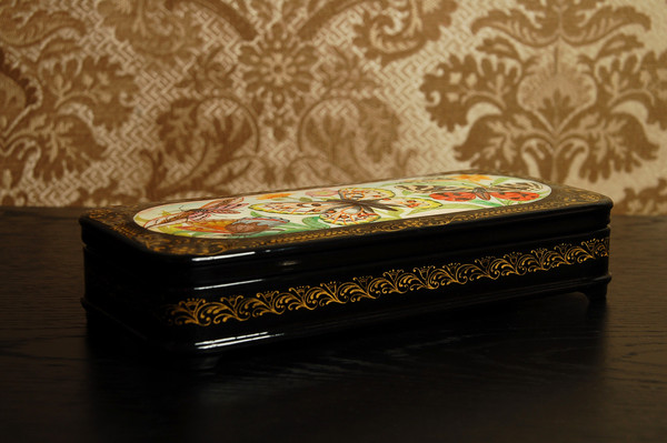 Decorative lacquer box