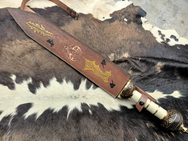 Remarkable Hand forged Sword, Longsword, Handmade Chisel Engraved/Hand Engraved Roman Gladius Viking Sword-gift for men,