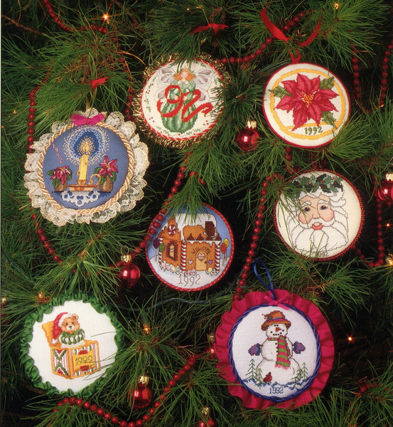 Vintage 7 Round Christmas Ornaments 23 cross stitch pattern PDF Classic  Holiday Designs Instant Download