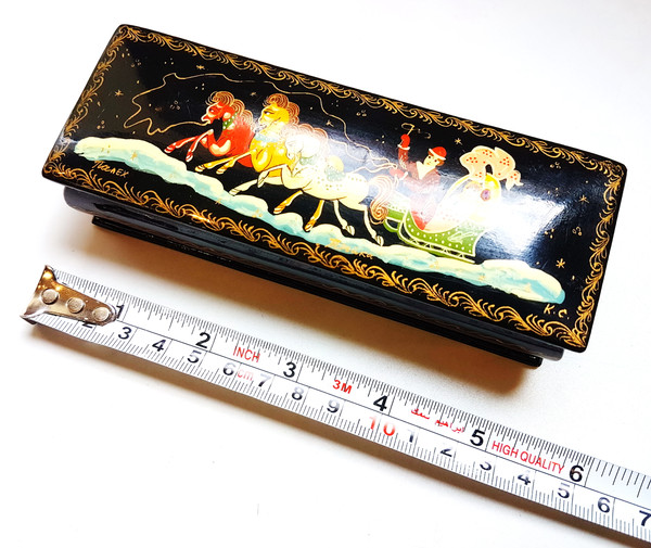 12 Vintage Russian PALEKH Lacquer Box RUSSKAYA TROYKA Hand Painted Signed USSR 1970s.jpg
