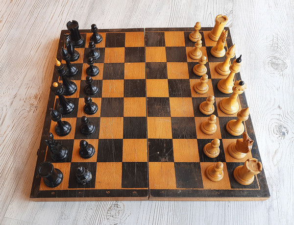 chess_set_1960s_mordva9+++.jpg