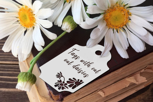 Tags with daisies5.jpg