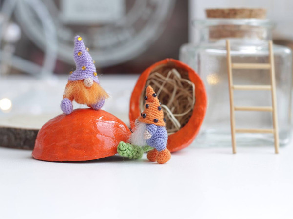 micro-crochet-gnomes-in-walnut.jpeg