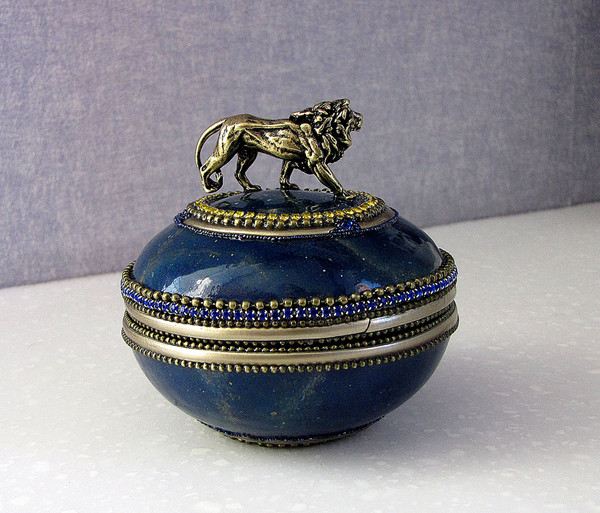 Indigo jewelry box, jewelry box with a lion (8).JPG