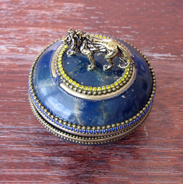 Indigo jewelry box, jewelry box with a lion (13).JPG