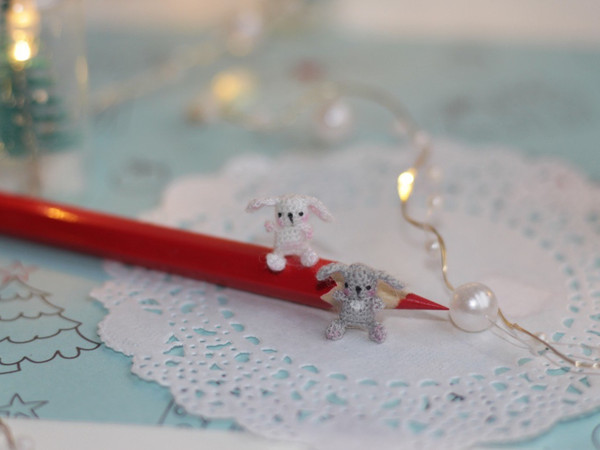Christmas-miniature-dollhouse-decor-micro-bunny.jpeg
