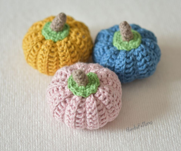 Crochet pumpkin pattern (1).jpg