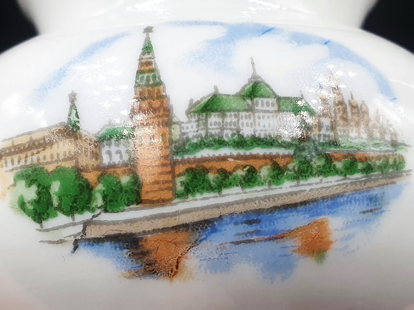 9 Vintage propaganda porcelain vase Moscow Kremlin USSR 1950s.jpg