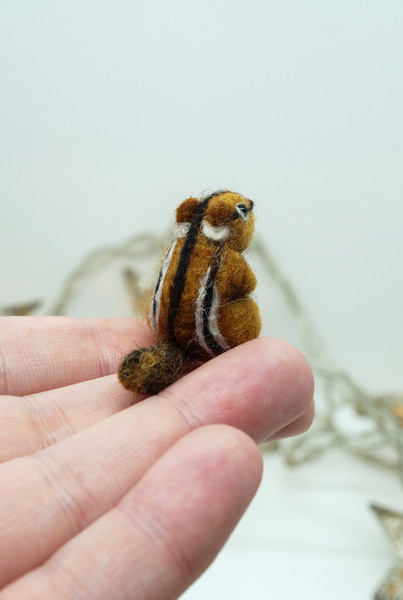 miniature-felted-animal-chipmunk-2