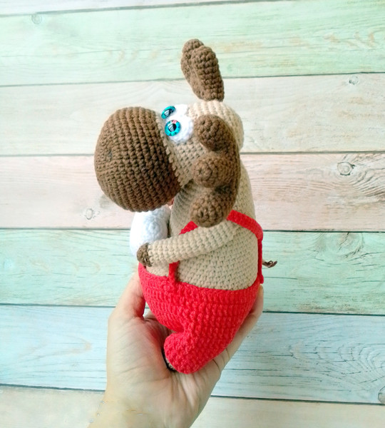 moose-crochet-toy-in-red-jumpsuit-4