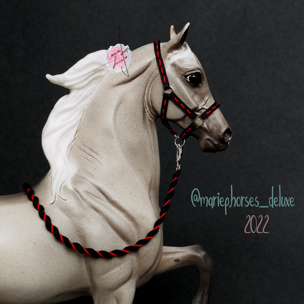 7-Breyer-horse-tack-Hand-Embroidered-accessories-lsq-halter-and-lead-rope-set-custom-accessories-peter-stone-artist-resin-traditional-MariePHorses-Marie-P-Horse