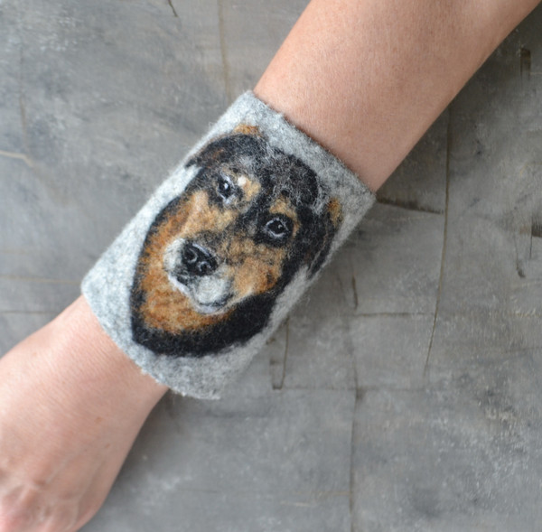 Custom-dog-portrait-wrist-cuff-from-wool