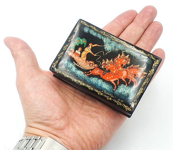 11 Vintage PALEKH Lacquer Box RUSSIAN TROYKA Hand Painted Signed USSR 1970s.jpg