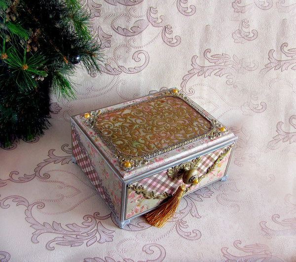 Romantic storage chest with drawers, Delicate large jewelry box, Beige jewelry Cabinet, Large decorative box, gift for her (8).JPG
