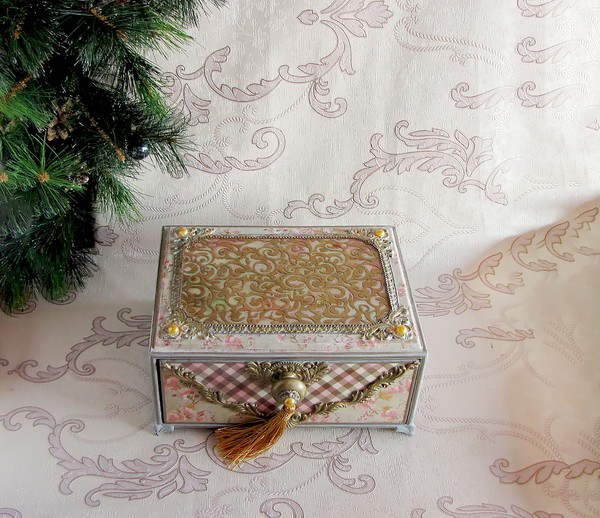 Romantic storage chest with drawers, Delicate large jewelry box, Beige jewelry Cabinet, Large decorative box, gift for her (9).jpg