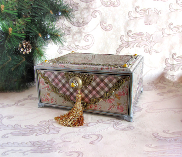 Romantic storage chest with drawers, Delicate large jewelry box, Beige jewelry Cabinet, Large decorative box, gift for her (13).jpg