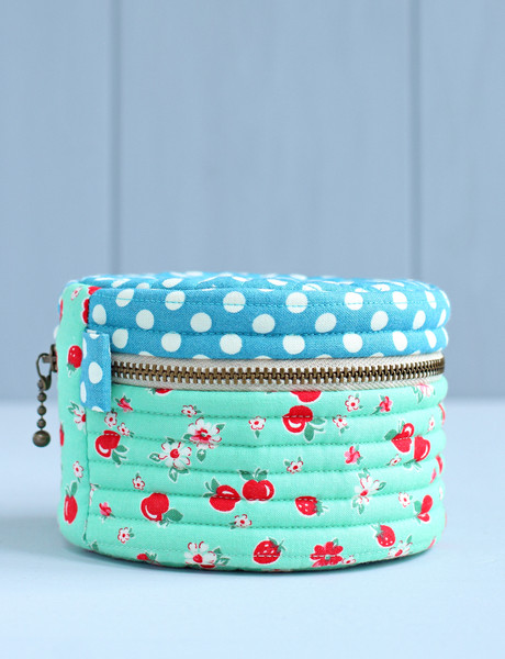 round-zipper-pouch-sewing-pattern-3.jpg