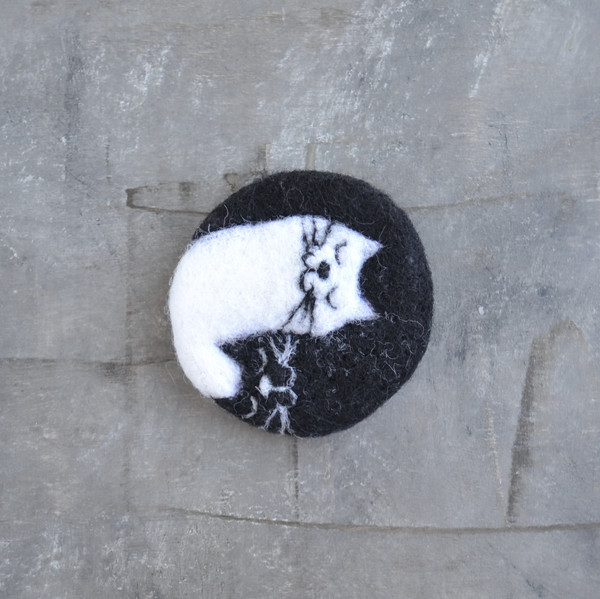 Yin-Yang-cats-felted-animal-brooch-black-and-white-sleeping-cats-jewelry