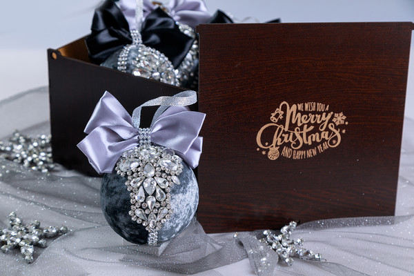 Luxury_Christmas_rhinestones_dark_grey_ornaments_handmade_balls_gift_box_Xmas_decorations_Tree_decor_set_New_Year_tree_balls_christmas_gift_decor.jpg