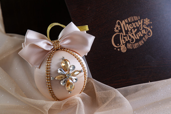 Classik_Christmas_rhinestones_beige_ornaments_handmade_balls_gift_box_Xmas_decorations_Tree_decor_set_New_Year_tree_balls_christmas_gift_decor.jpg