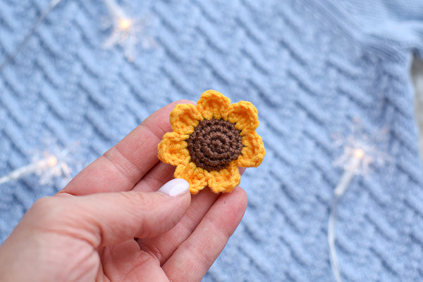 sunflower-brooch
