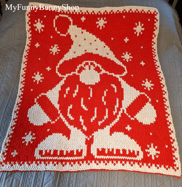 loop-yarn-finger-knitted-Santa-blanket-side-3.png