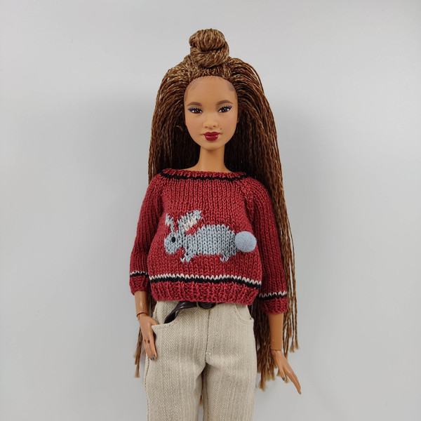 Bunny sweater for Barbie.jpg