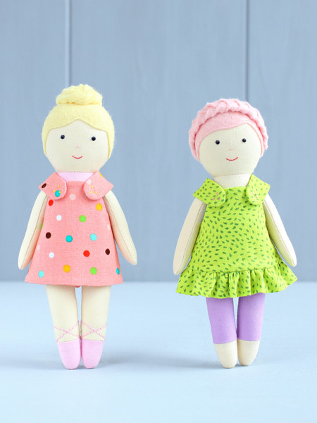 mini-dolls-with-clothes-8.jpg