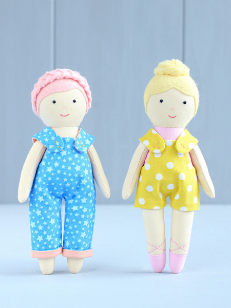 mini-dolls-with-clothes-10.jpg