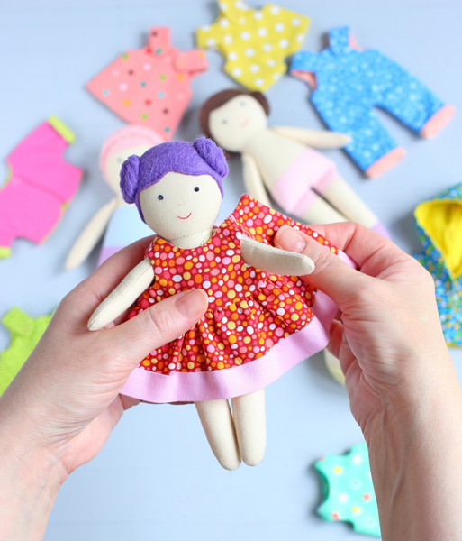 mini-dolls-with-clothes-13.JPG