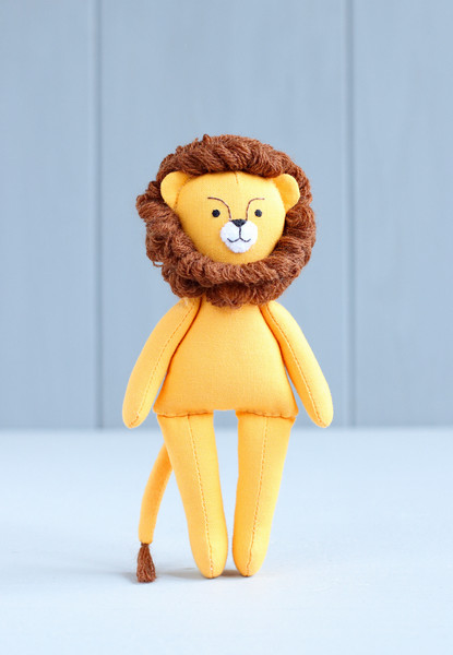 mini-lion-and-monkey-dolls-sewing-pattern-4.jpg