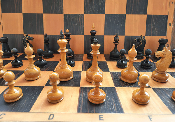 antique soviet chess pieces set 1950s
