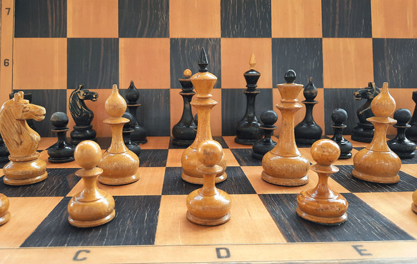 old_chessmen_good_style5.jpg